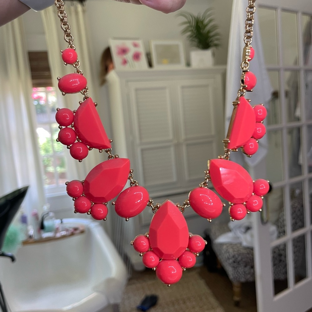 Kate Spade coral statement necklace